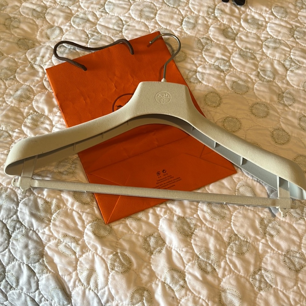 HERMES hanger